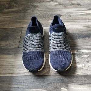 Adidas Men's UltraBOOST Laceless Size 10